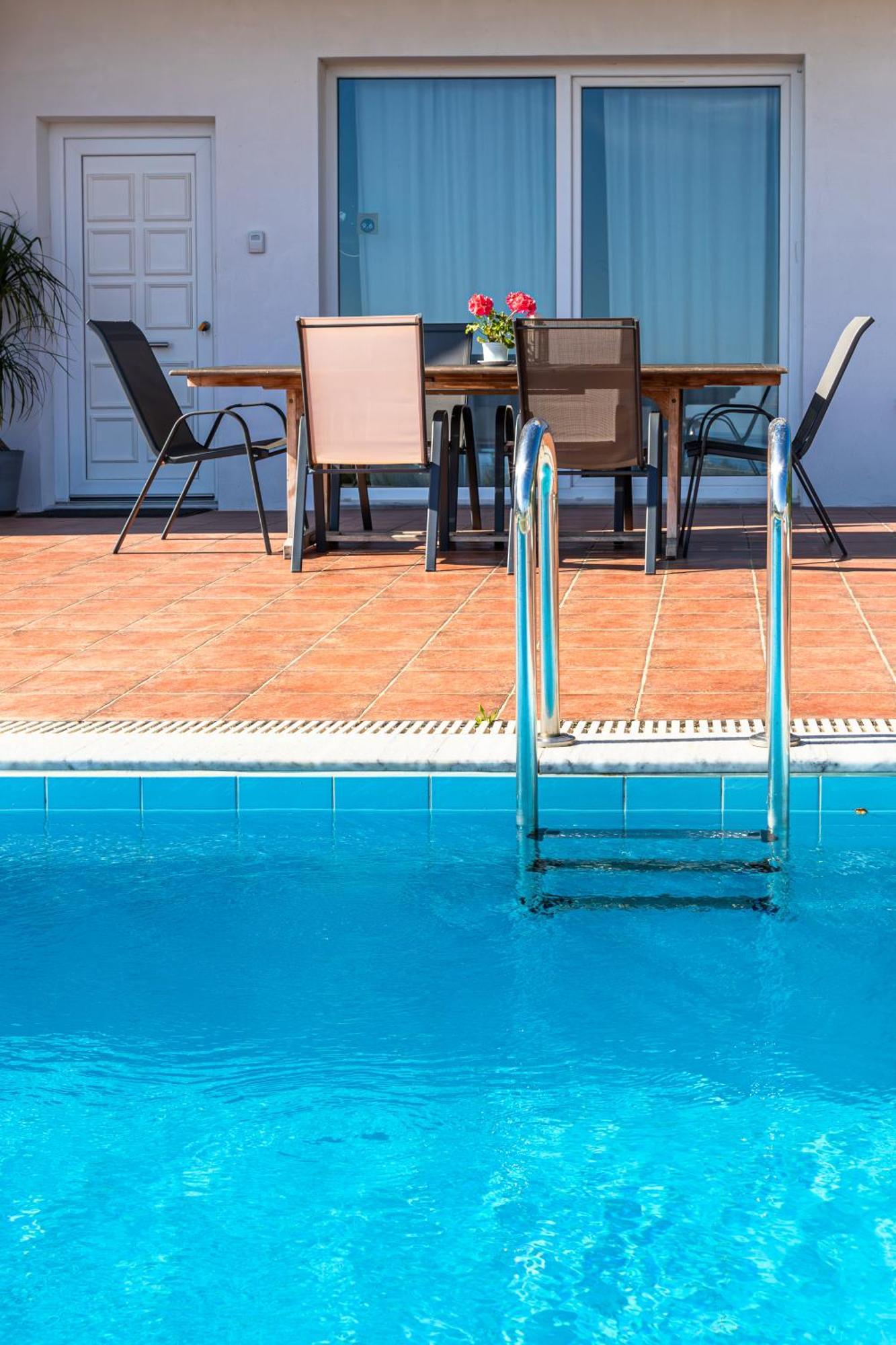 Dimitra Apartment With Private Pool And Sea View -The Ground Floor Of A Two Storey Building Daratsos Extérieur photo