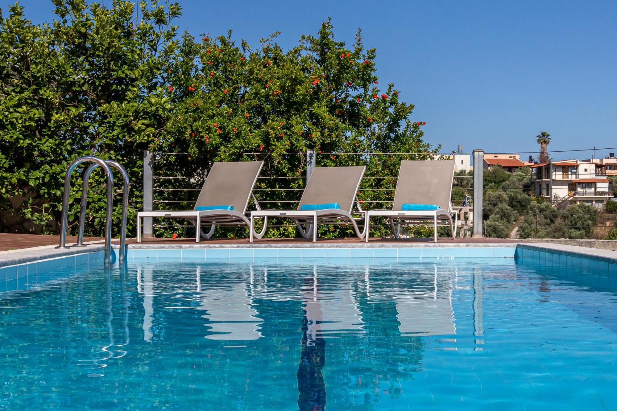 Dimitra Apartment With Private Pool And Sea View -The Ground Floor Of A Two Storey Building Daratsos Extérieur photo